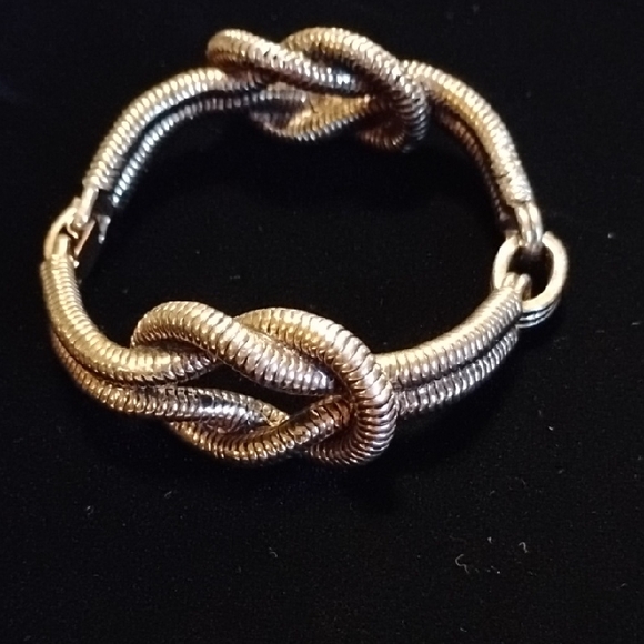 Sophisticated Gold-Tone Knot Bracelet - Picture 1 of 13
